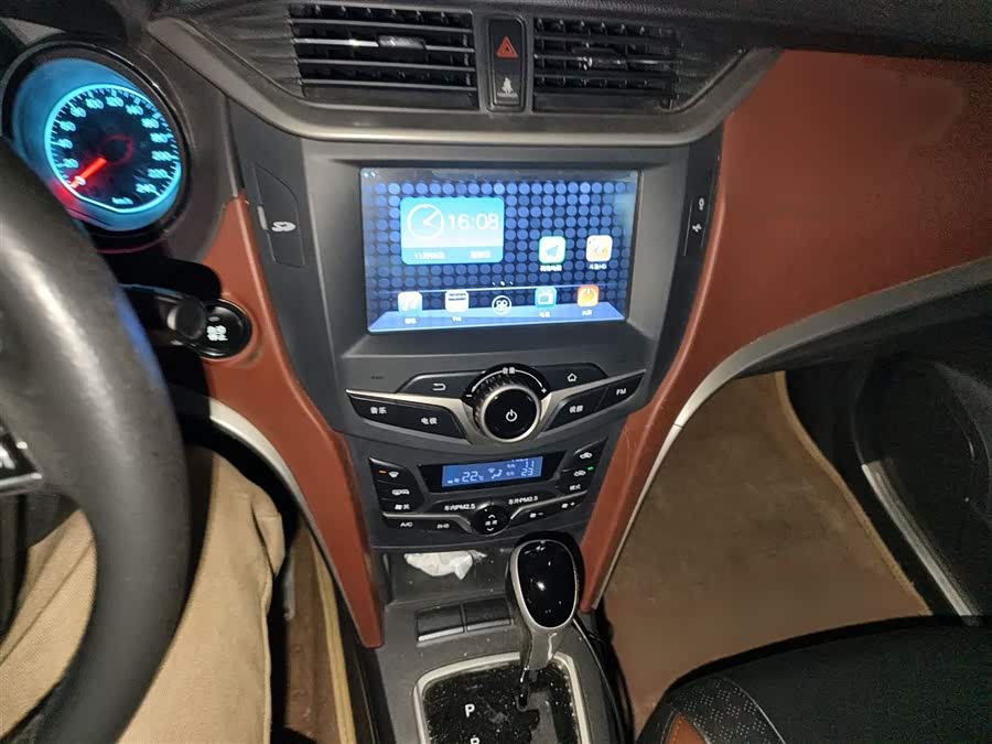 BYD G5 2015 #7 BYD G5 2015 car image #7