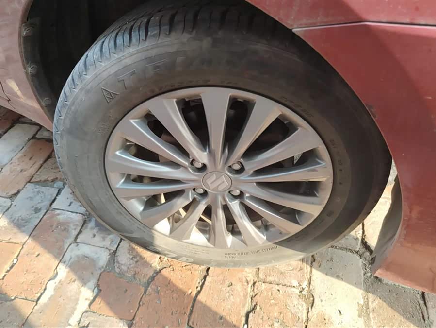 Suzuki Ciaz 2015 изображение автомобиля #7