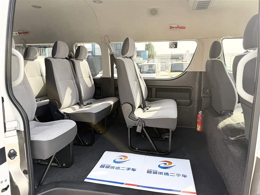 Toyota Hiace 2016 car image #7