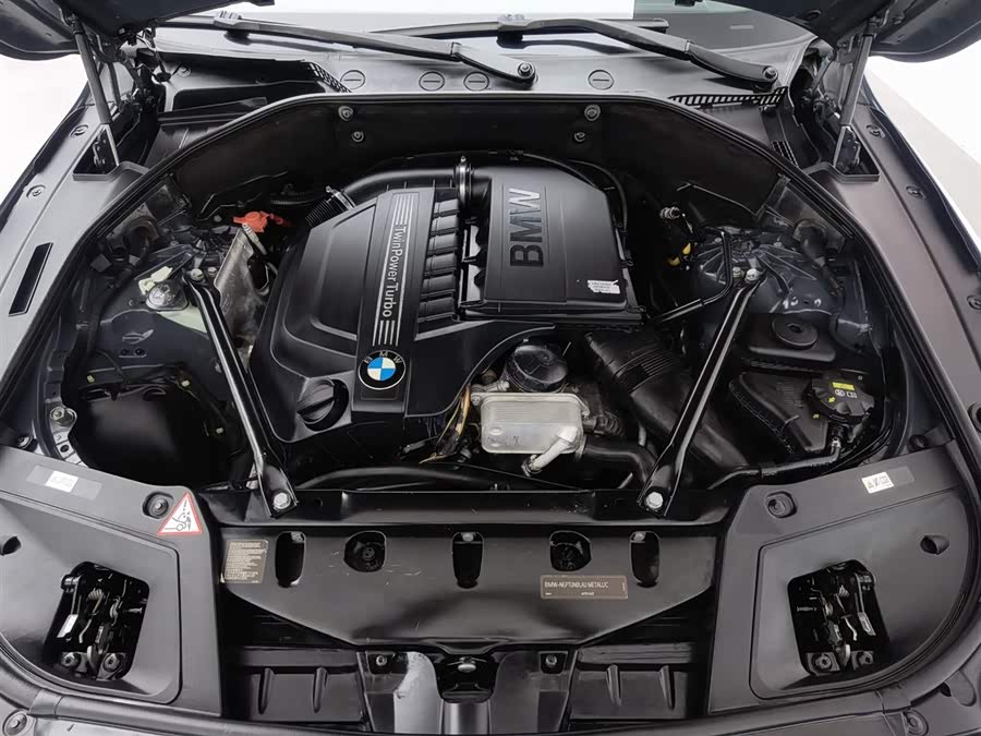 BMW 5 Series GT 2013 immagine di auto #7