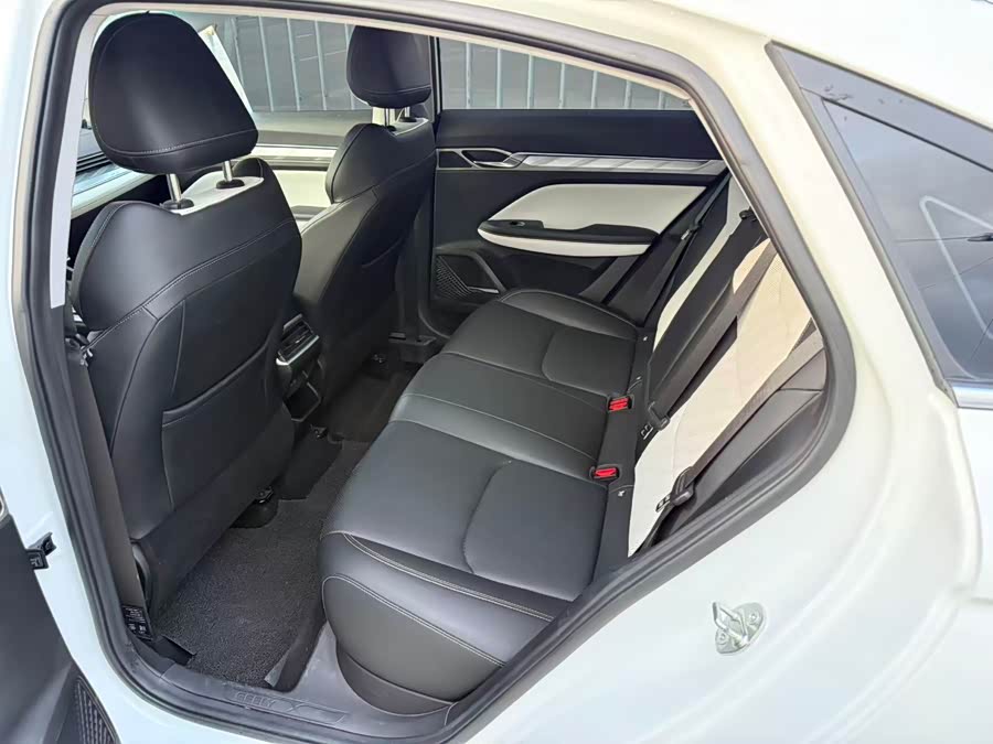 GEELY Emgrand L 2022 car image #7