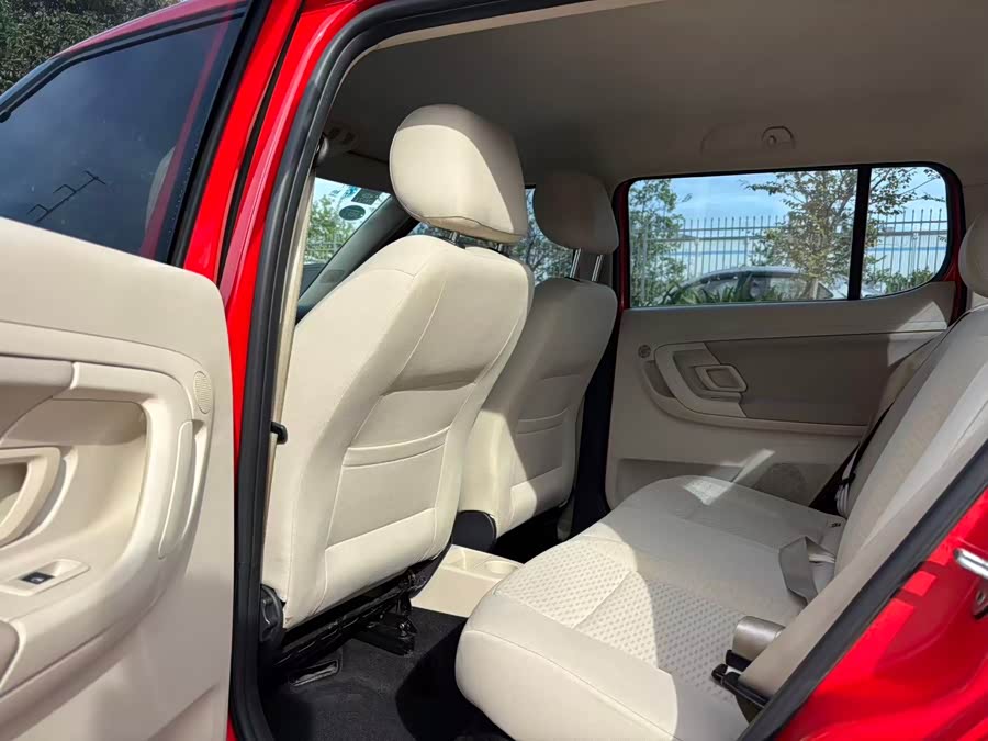 Skoda Fabia 2015 изображение автомобиля #7