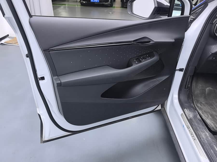 Volkswagen ID.UNYX 06 2024 image de voiture #7