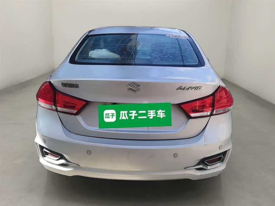 Suzuki Ciaz 2015 изображение автомобиля #7