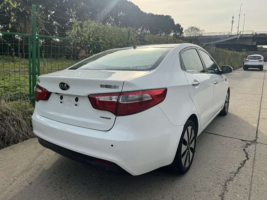 Kia K2 2013 image de voiture #7