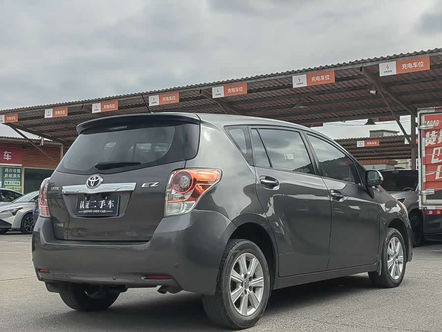 Toyota Reiz 2011 immagine di auto #7