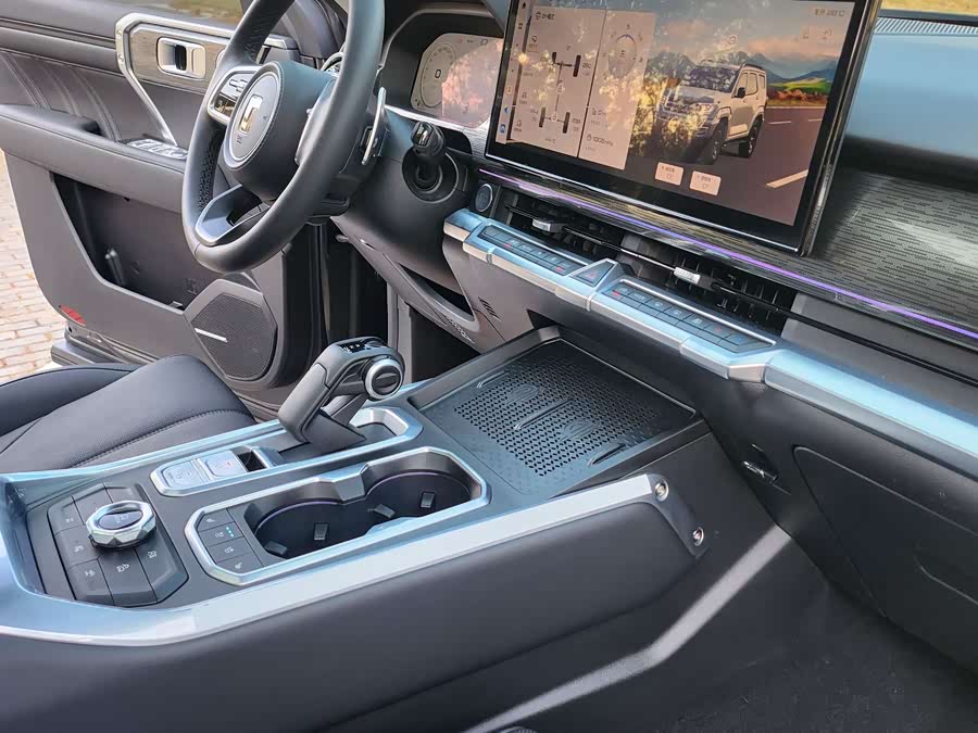 Tank 400 New Energy 2025 #7 Tank 400 New Energy 2025 car image #7