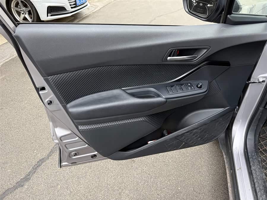 Toyota Izoa 2022 car image #7