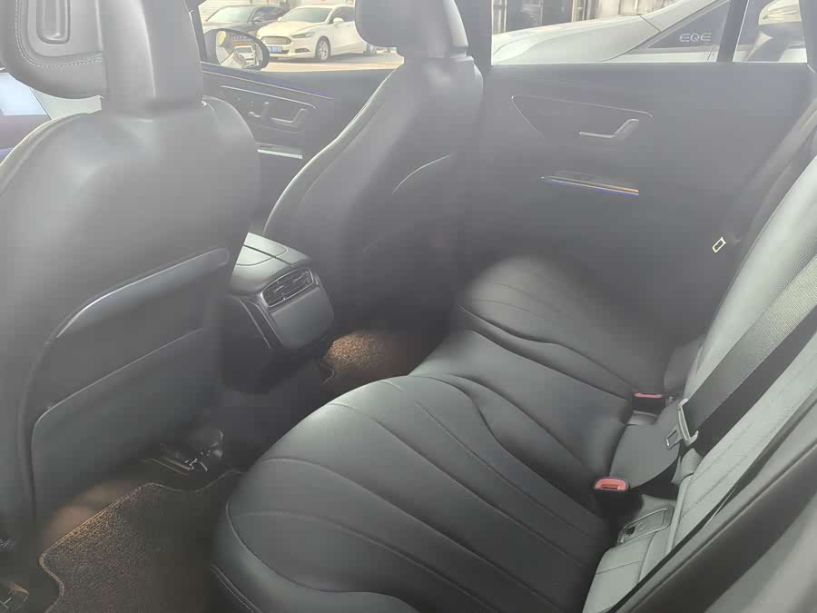 Mercedes-Benz EQE Class 2023 immagine di auto #7