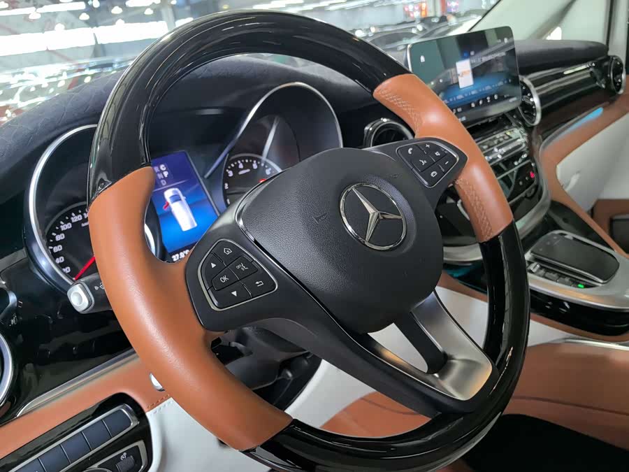 Mercedes-Benz V Class 2023 car image #7