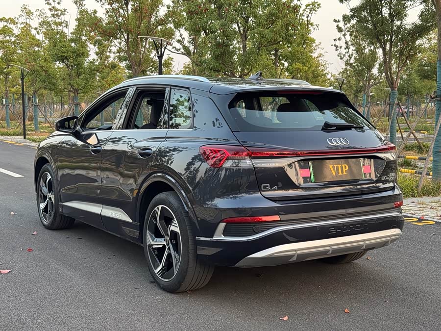 Audi Q4 e-tron 2022 immagine di auto #7