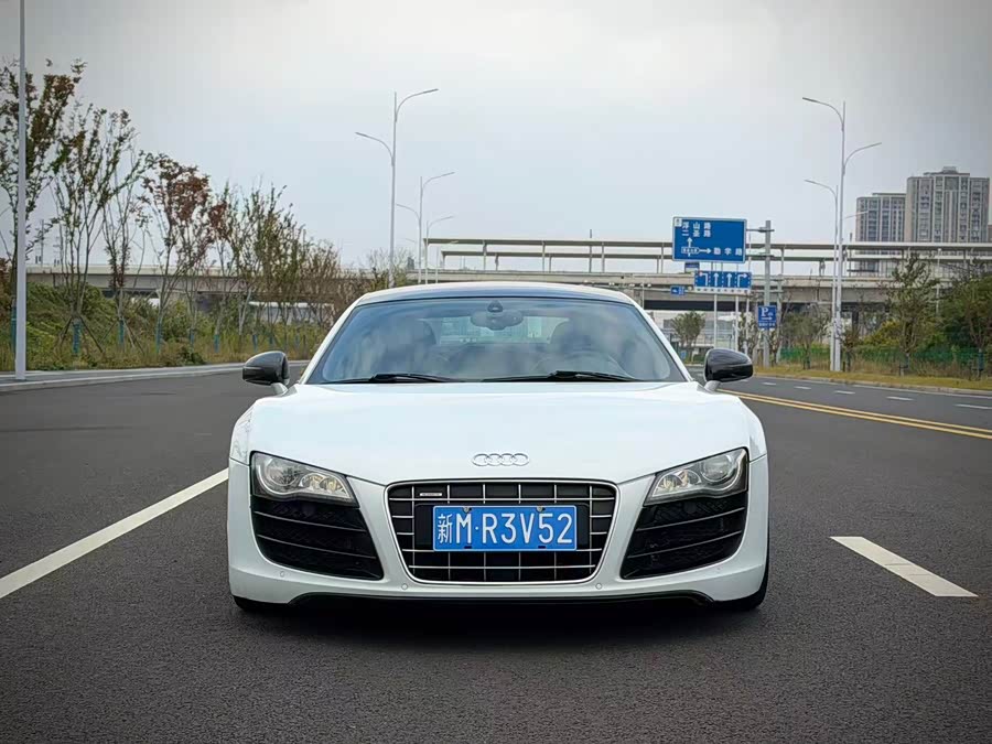 Audi R8 2011 immagine di auto #7