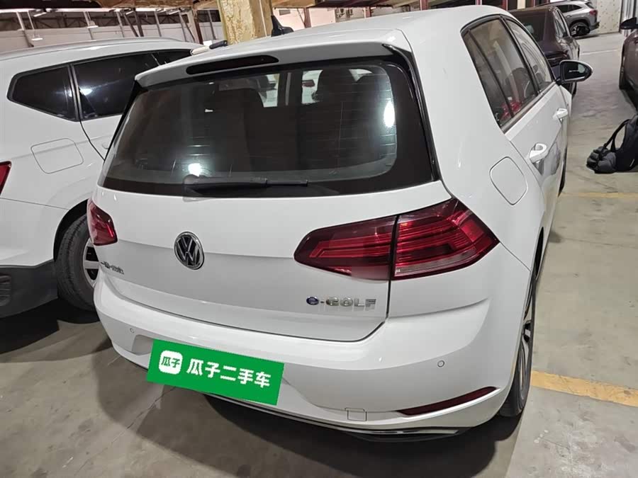 Volkswagen Golf Pure Electric 2020 car image #7