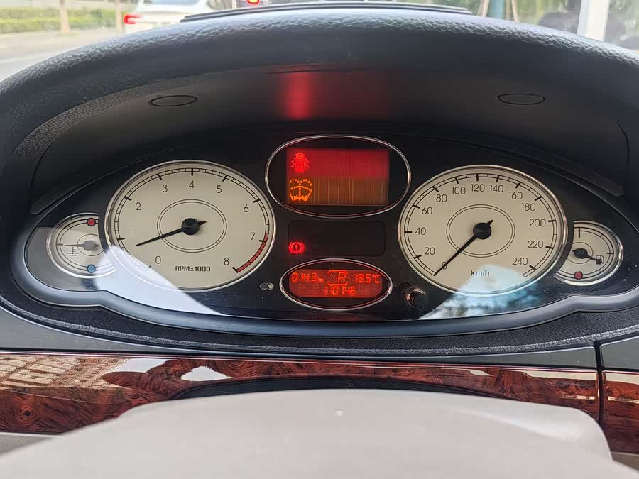 Roewe 750 2008 image de voiture #7