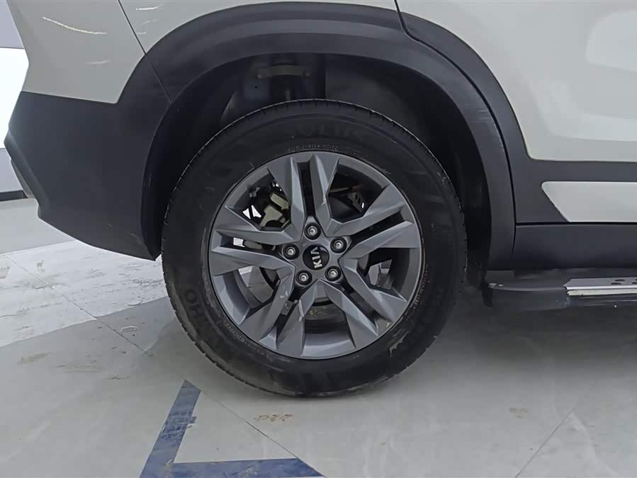 Kia Stonic 2020 car image #7