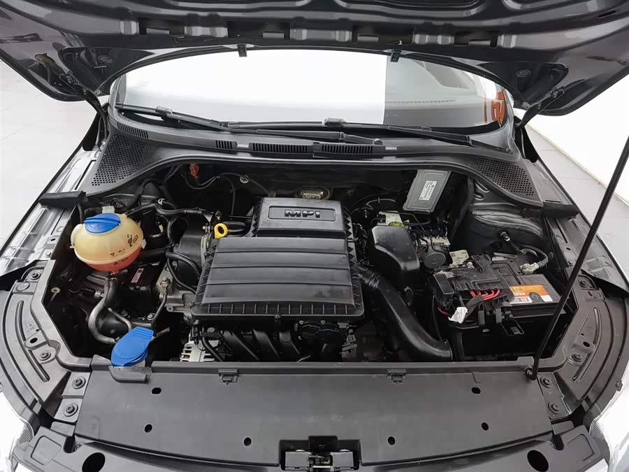 Skoda Rapid 2017 car image #7