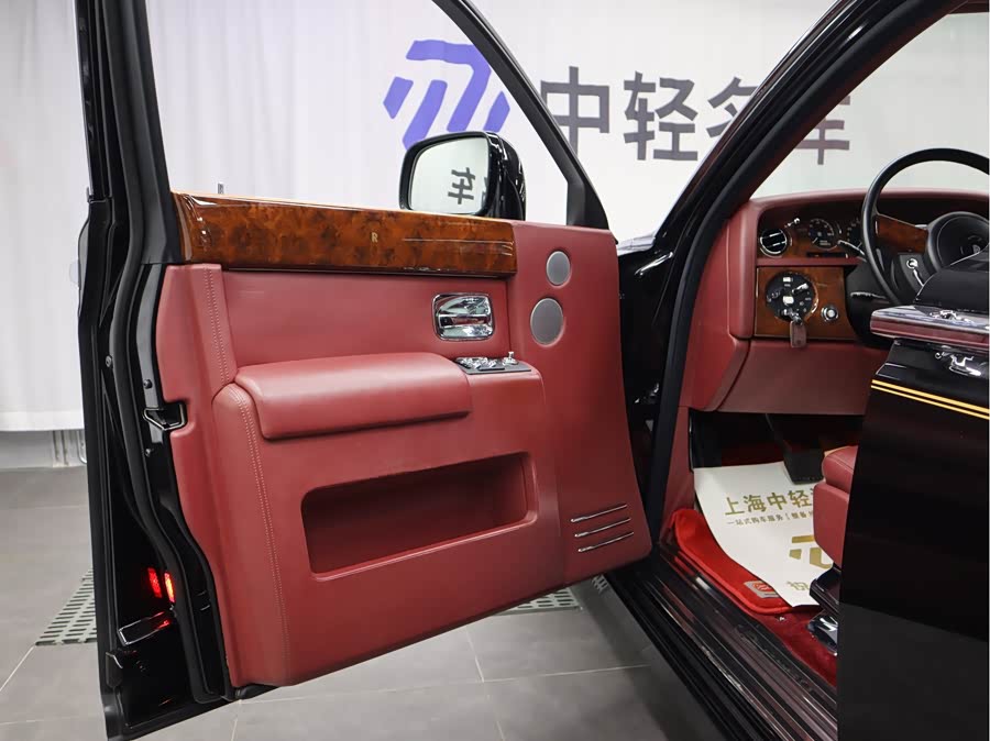 劳斯莱斯 古思特 2021 汽车图片 #7