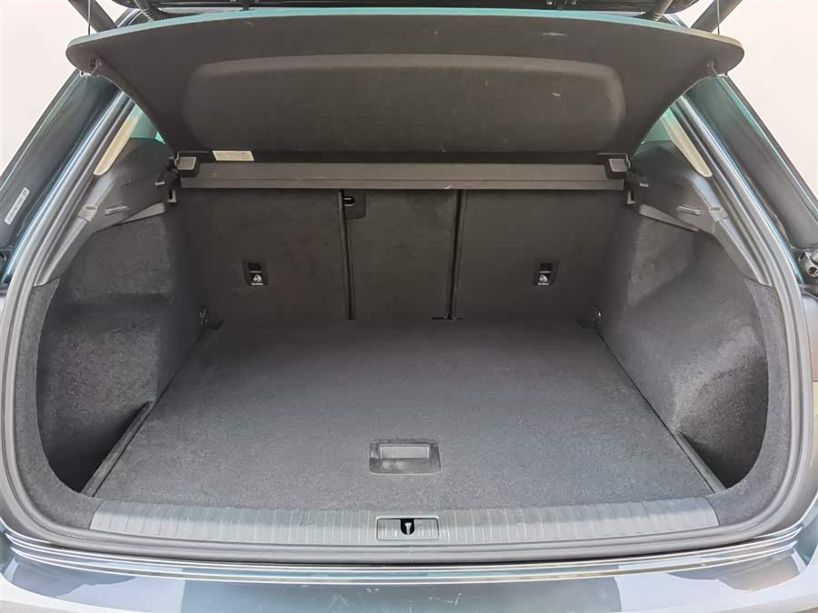 Audi Q3 2020 car image #7