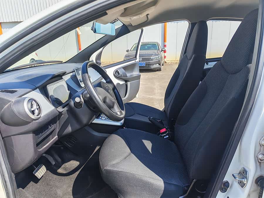 BYD e1 2019 car image #7