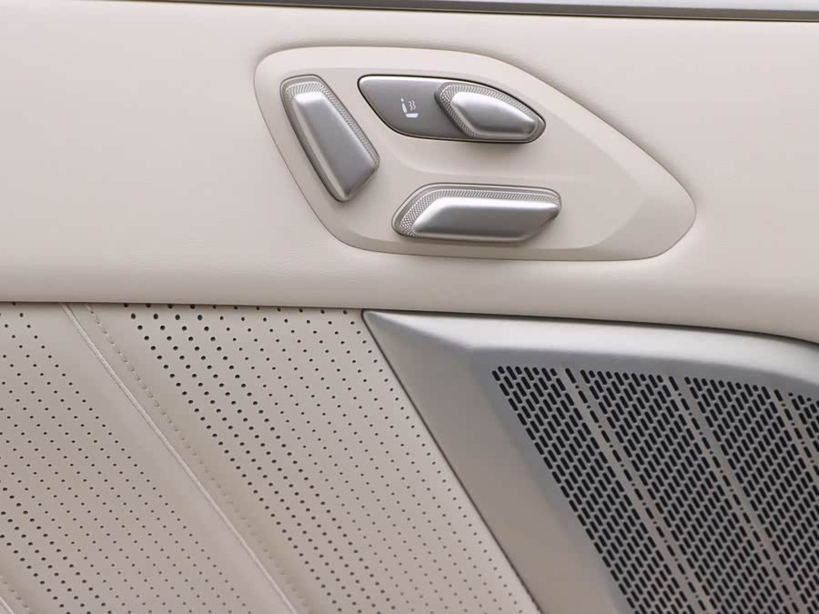 2025 image de voiture #7
