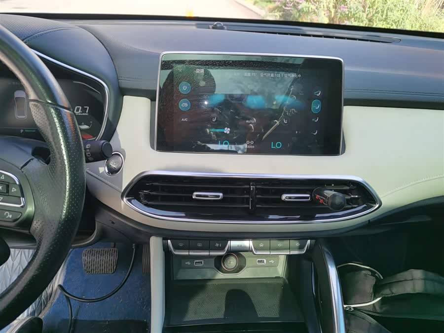 MG Pilot 2023 car image #7