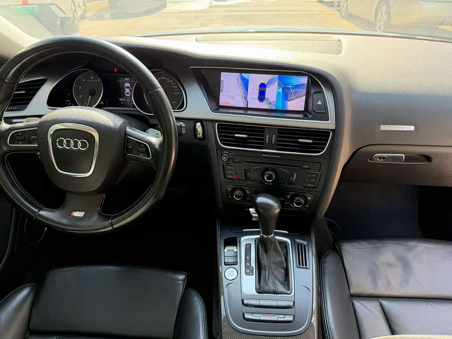 Audi S5 2010 car image #7