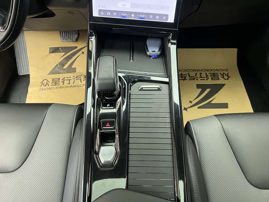 GEELY Monjaro MHEV 2023 car image #7