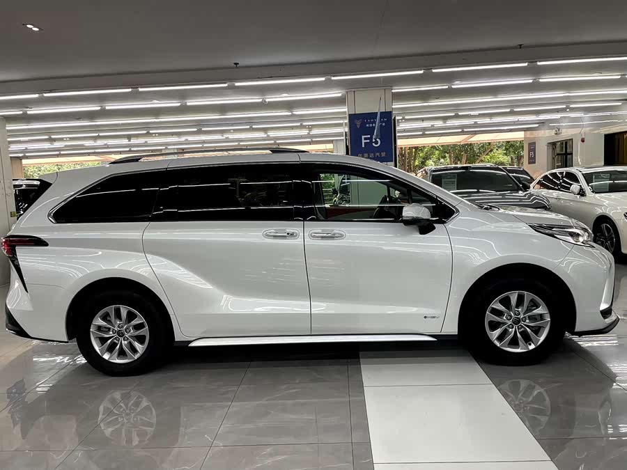 Toyota Granvia 2024 #7 Toyota Granvia 2024 immagine di auto #7