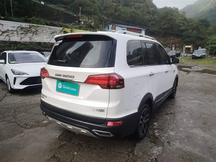 SWM斯威汽车 SWM斯威X3 2018 #7 SWM斯威汽车 SWM斯威X3 2018 汽车图片 #7