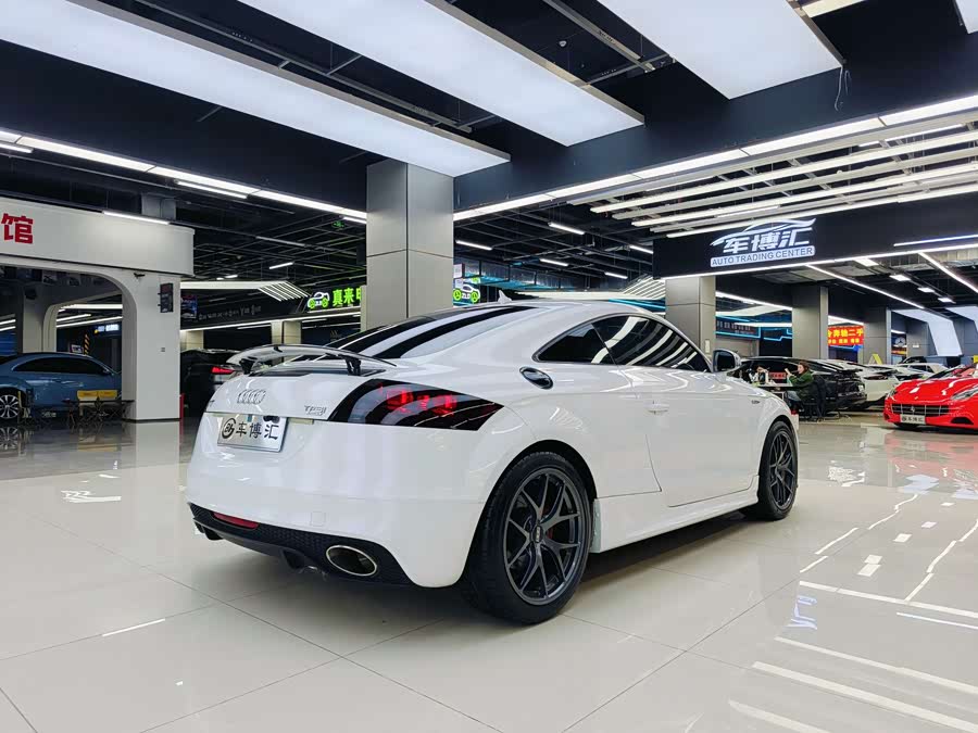 Audi TT 2011 #7 Audi TT 2011 car image #7