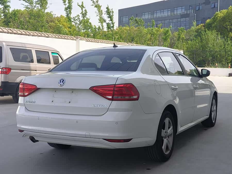 Volkswagen Lavida 2018 car image #7
