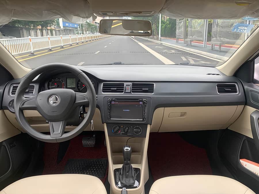 Skoda Rapid 2016 #7 Skoda Rapid 2016 car image #7