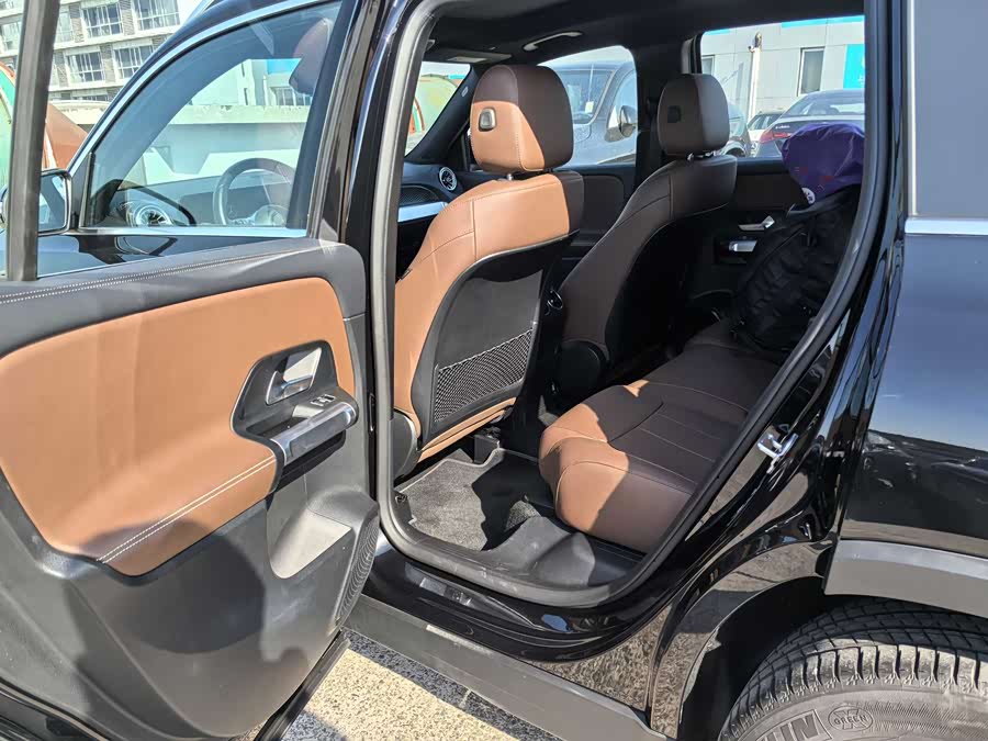 Mercedes-Benz GLB Class 2024 car image #7