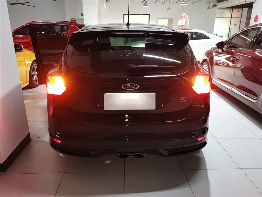 Ford Focus (Imported) 2015 #7 Ford Focus (Imported) 2015 car image #7