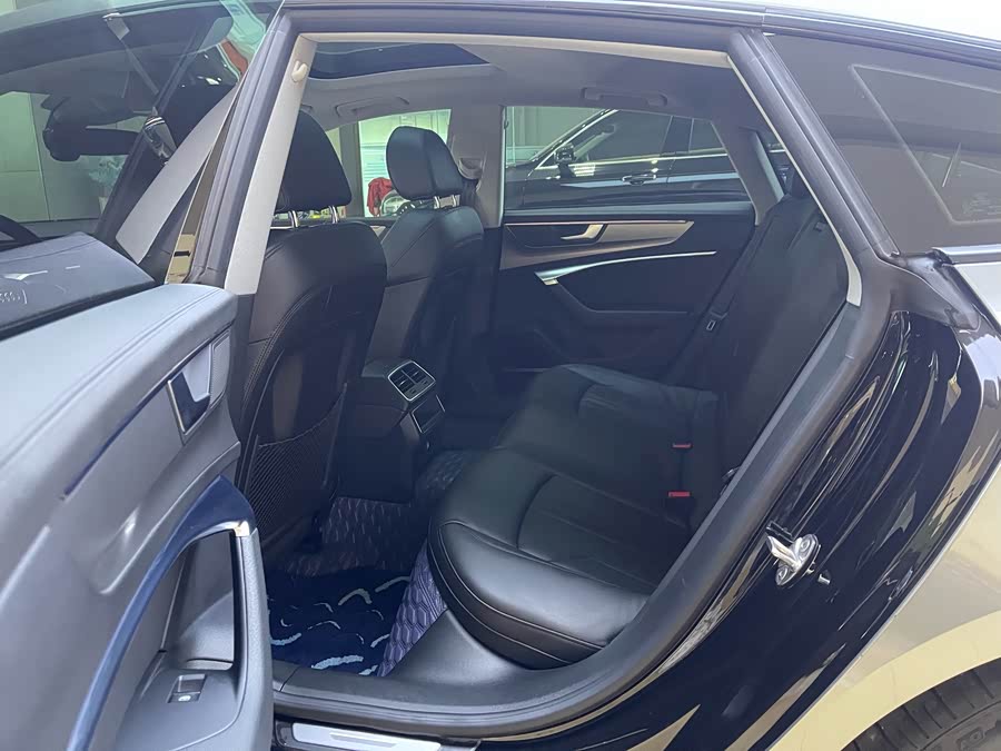 Audi A7 2020 car image #7