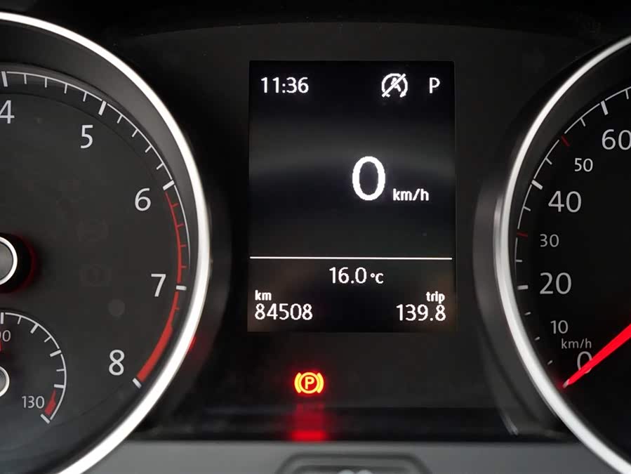 Volkswagen Golf 2018 car image #7