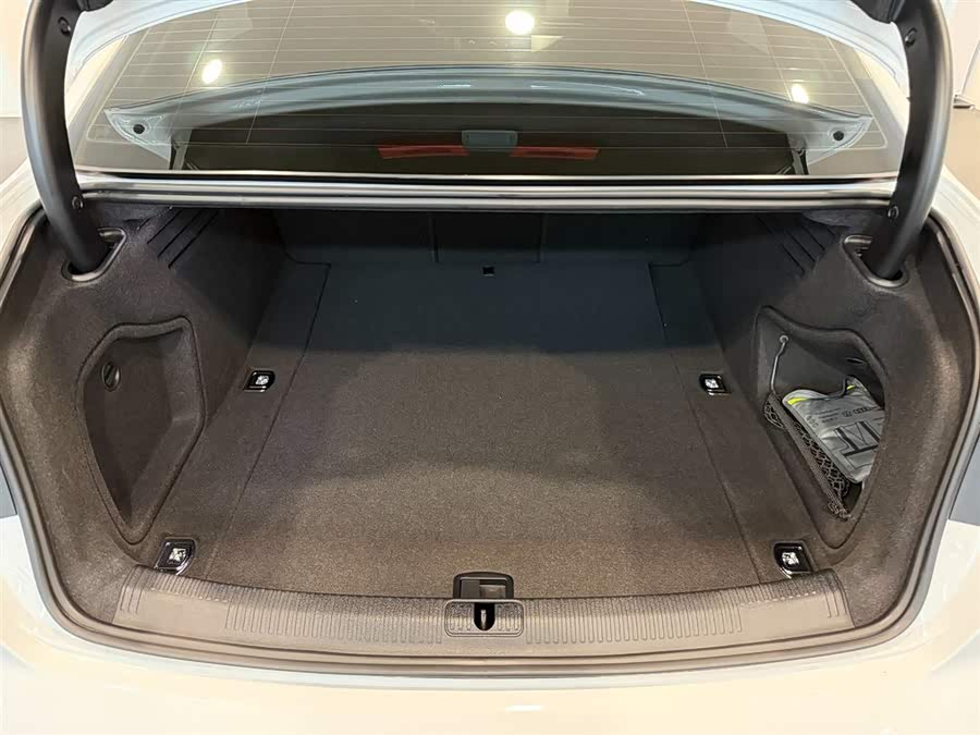 Audi A4L 2023 car image #7