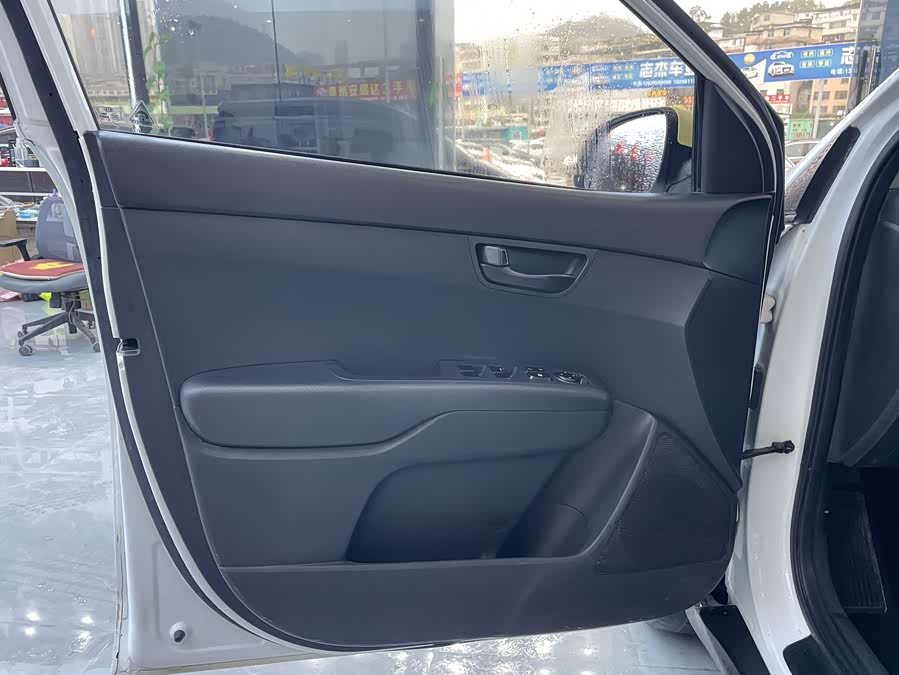 Kia Stonic 2018 image de voiture #7