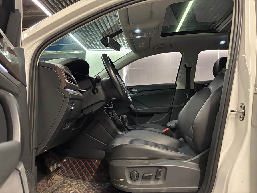Volkswagen Tharu 2020 car image #7