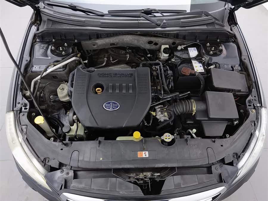 2012 car image #7