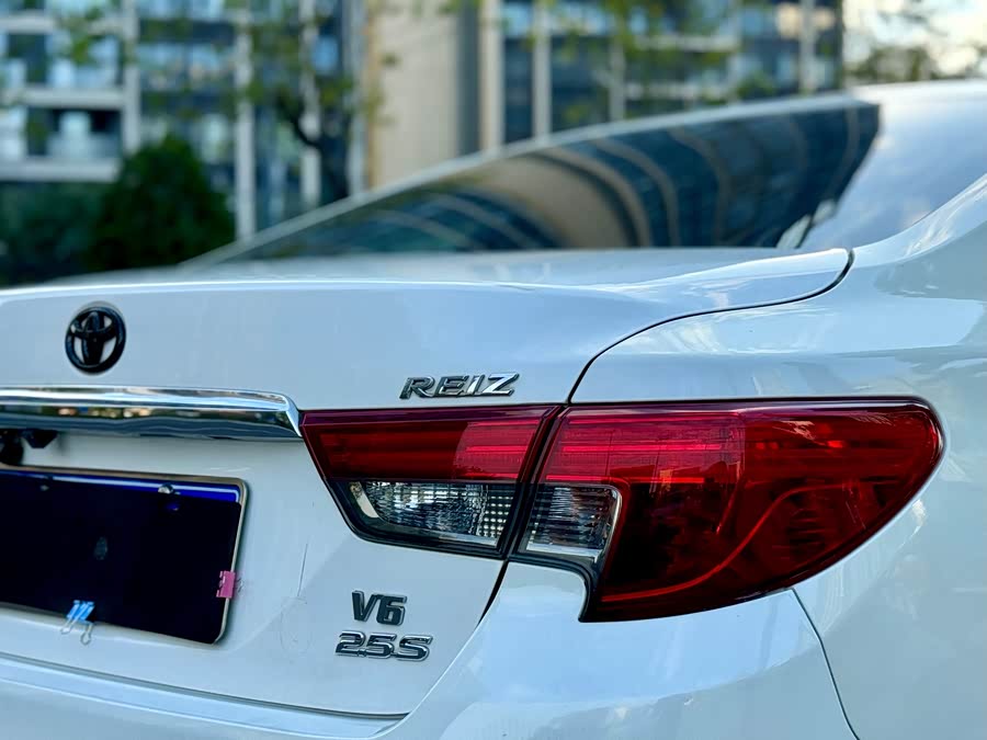 Toyota Reiz 2014 immagine di auto #7