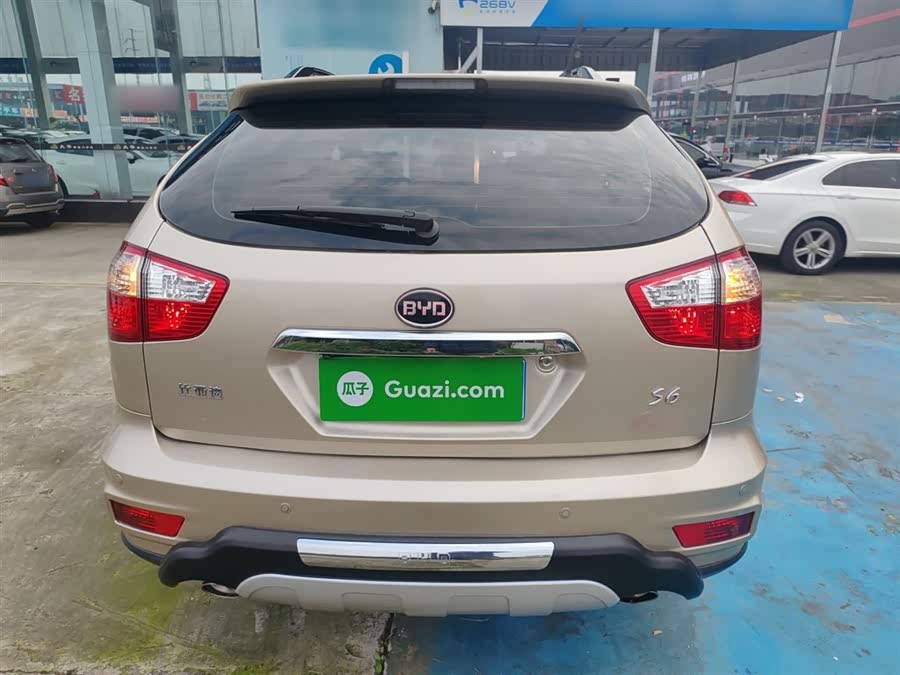 BYD S6 2014 car image #7