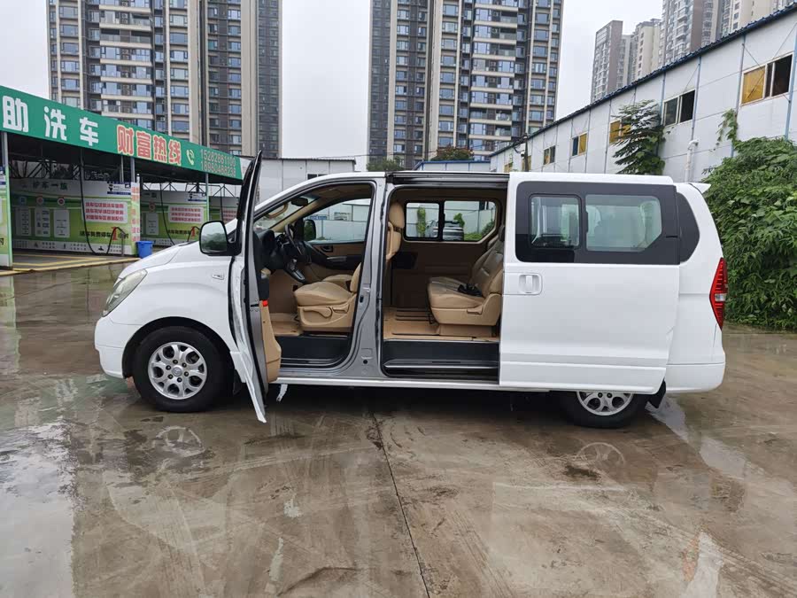 Hyundai H-1 2013 car image #7