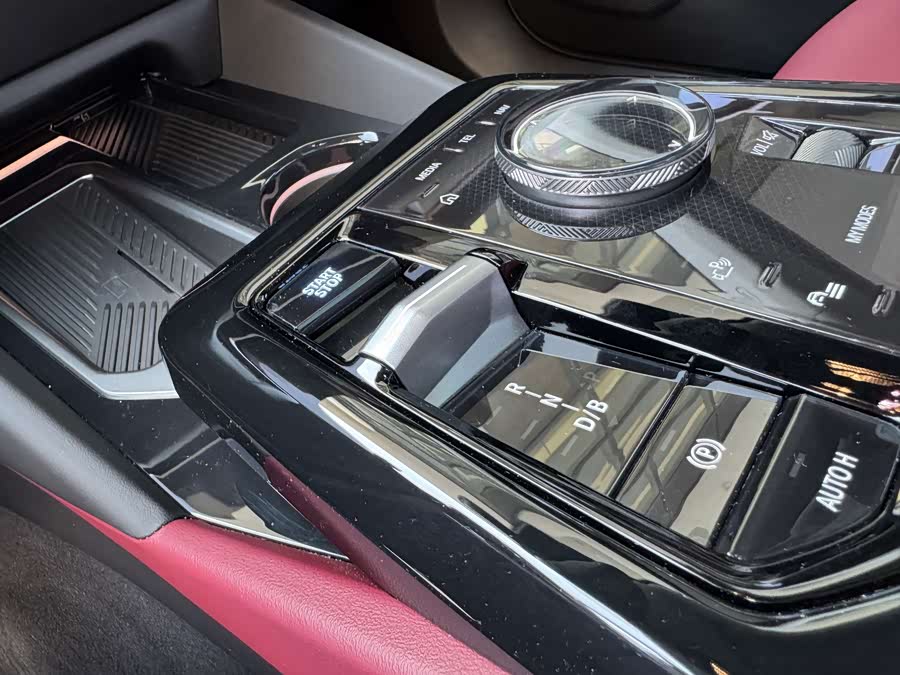 BMW i5 2025 #7 BMW i5 2025 car image #7