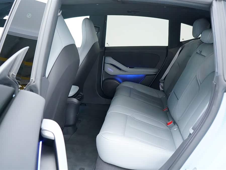NIO ET5 2025 car image #7