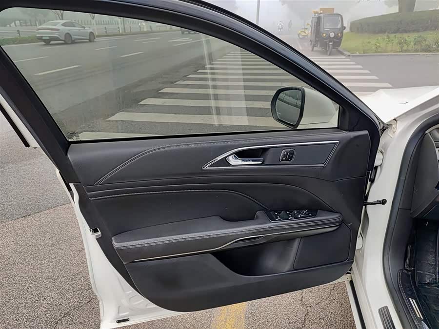 Ford Taurus 2019 car image #7