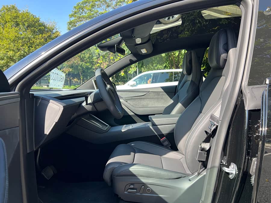 特斯拉 Model Y L 2025 汽车图片 #7