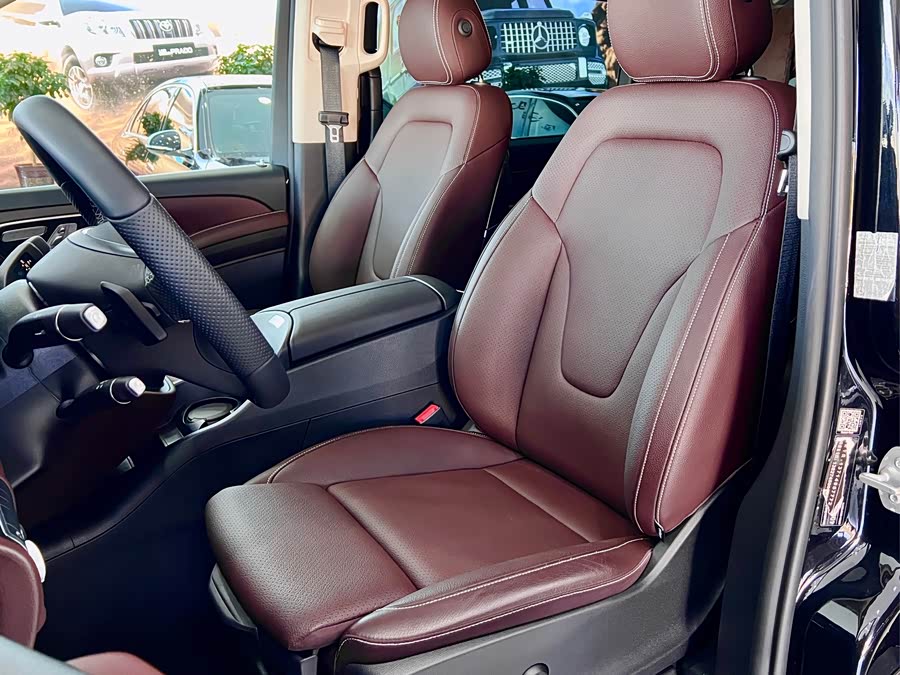 Mercedes-Benz V Class 2023 immagine di auto #7