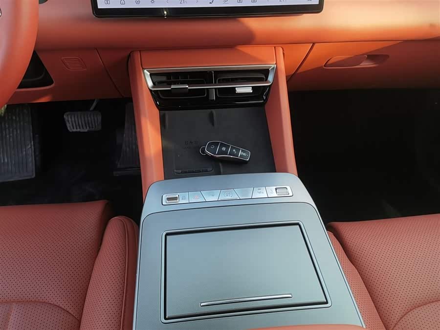 BYD Tang L 2025 #7 BYD Tang L 2025 car image #7