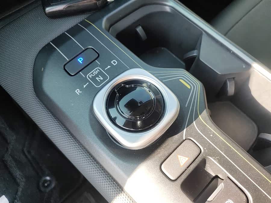 Toyota bZ5 2025 car image #7